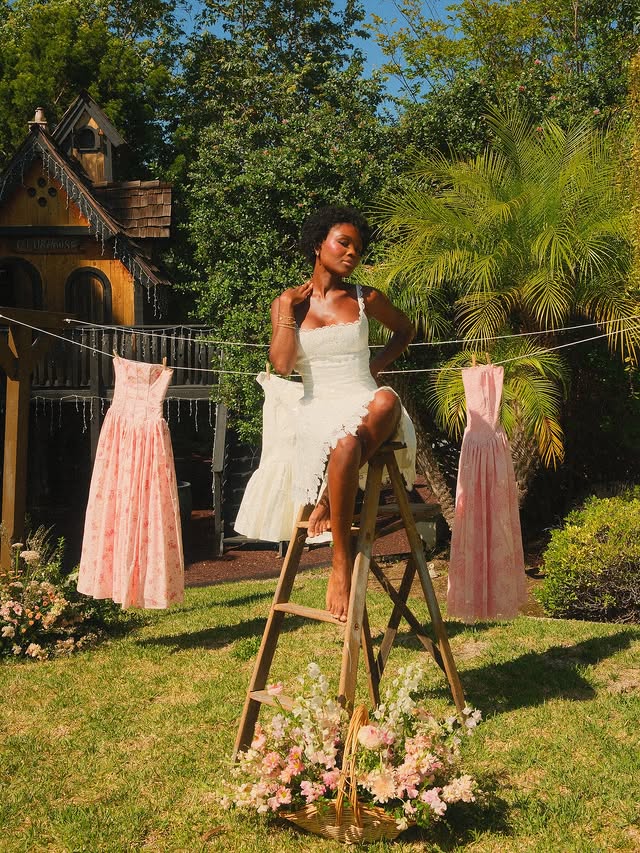 Instagram post by @melinda_melrose for House of CB. Caption reads: [...] 🧚‍♀️ A lovely afternoon spent with....
