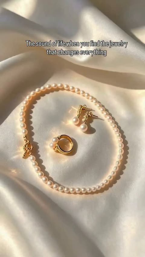 Instagram post by @nikkifashionbeauty for Jeulia Jewelry Official. Caption reads: The best feeling ever 💫 @jeuliajewelry @jeulia.au....