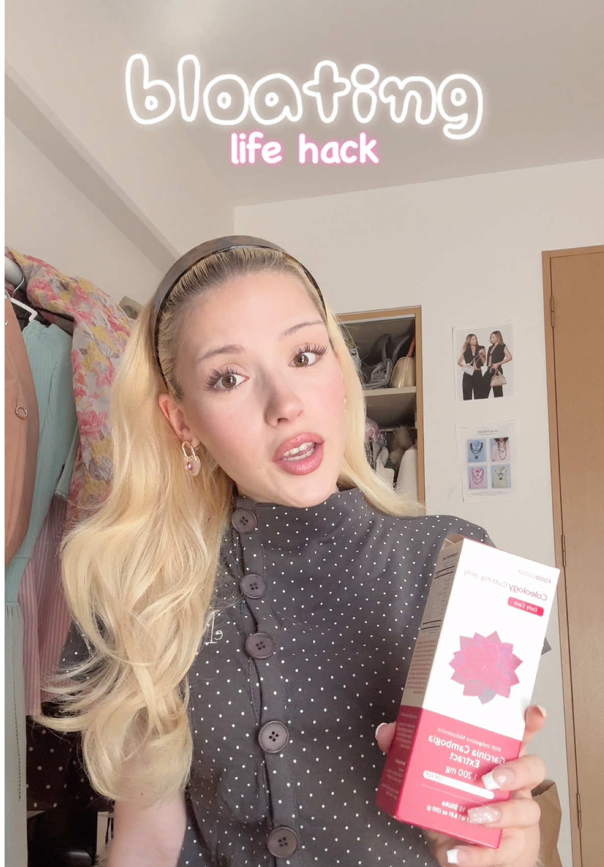 TikTok post by @mocamaus for FOODOLOGY US. Caption reads: [...] literally everything, carrying the....