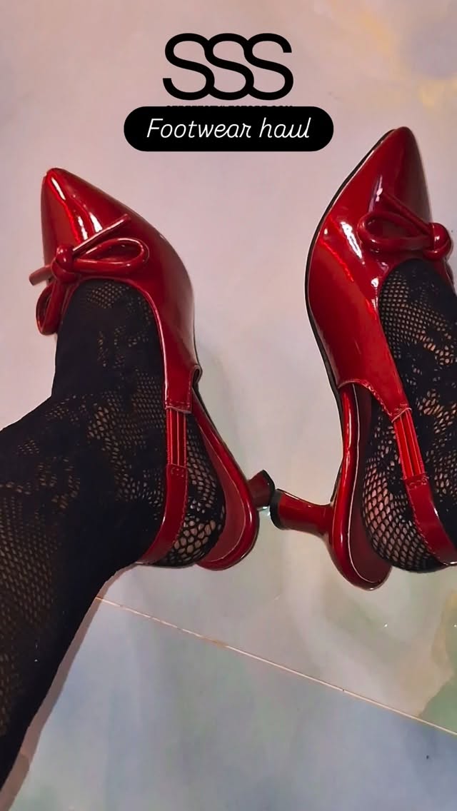 Instagram post by @beauty___n___beyond__ for streetstylestore. Caption reads: Comment for link 👇 
.
.
.
.
.#heels #sss # sale....