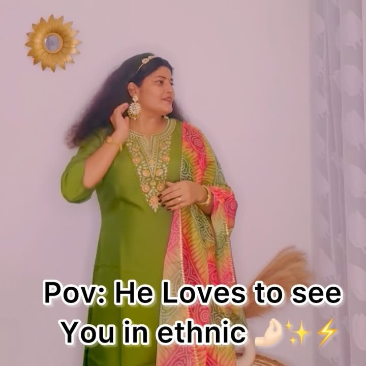 Instagram post by @feelingfashioninside for Navlik. Caption reads: Wearing:
Outfit @navlik.in 
Jwelleries:....