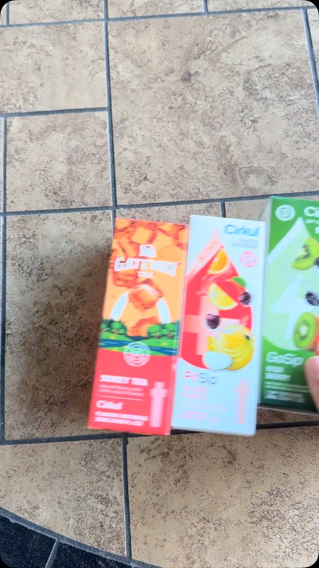 Instagram post by @ugc_azra_usa for Cirkul. Caption reads: #tumbler #water #waterbottle #circul #strawsip....