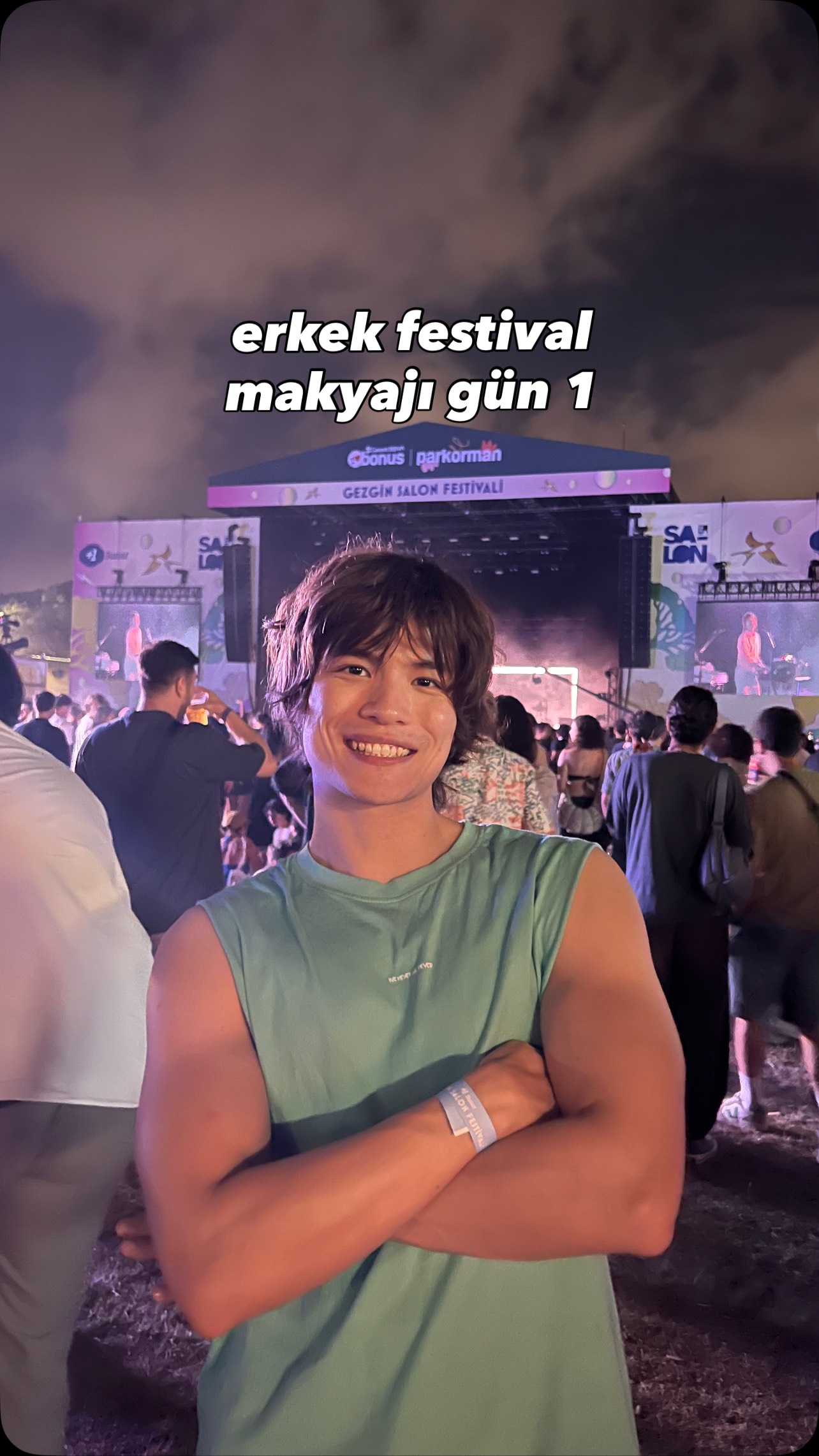 Instagram post by @atahanselekoglu for Benefit Cosmetics. Caption reads: benimle hazırlanın 🙂‍↕️🫶 ilk defa makyaj....