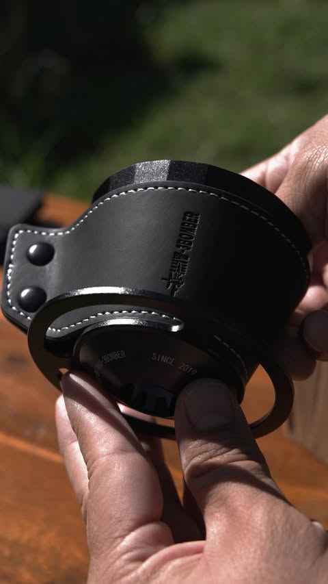 Instagram post by @jor.desouza for Mhw3bomber. Caption reads: [...] ☕️☄️

@mhw_3bomber 

#specialtycoffee....