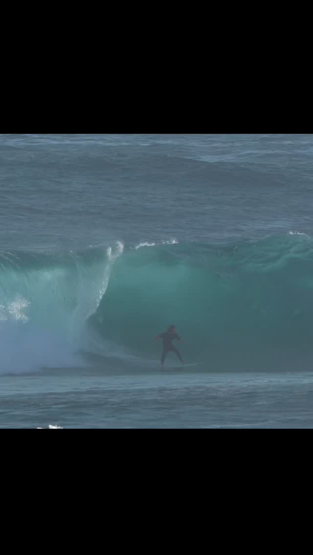 Instagram post by @makoagomezz for Volcom. Caption reads: [...] a swell that got me the entry for the Volcom....