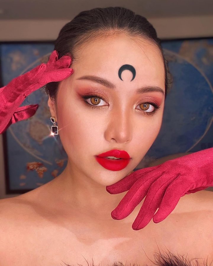 Instagram post by @michellephan for BOXYCHARM. Caption reads: [...] me on the dark side 🌙 Full face of....