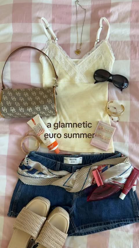 Instagram post by @natalieeseah for Glamnetic. Caption reads: @glamnetic #glamnetic #glamneticpartner whos ready....