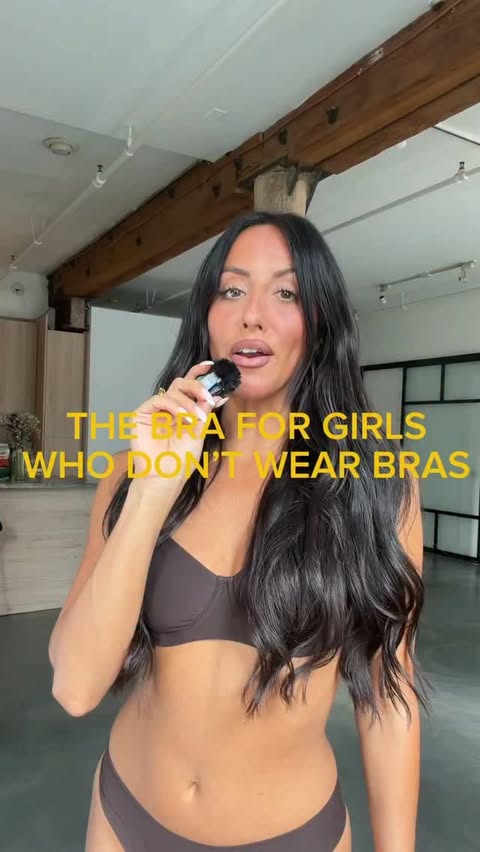 Instagram post by @ida.giancola for Intimissimi. Caption reads: [...] feels like you’re wearing no bra.....