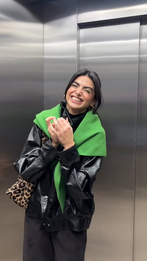 Instagram post by @selennergiz for Intimissimi. Caption reads: [...] 
Bag and pants @beautyomelette 
Body....