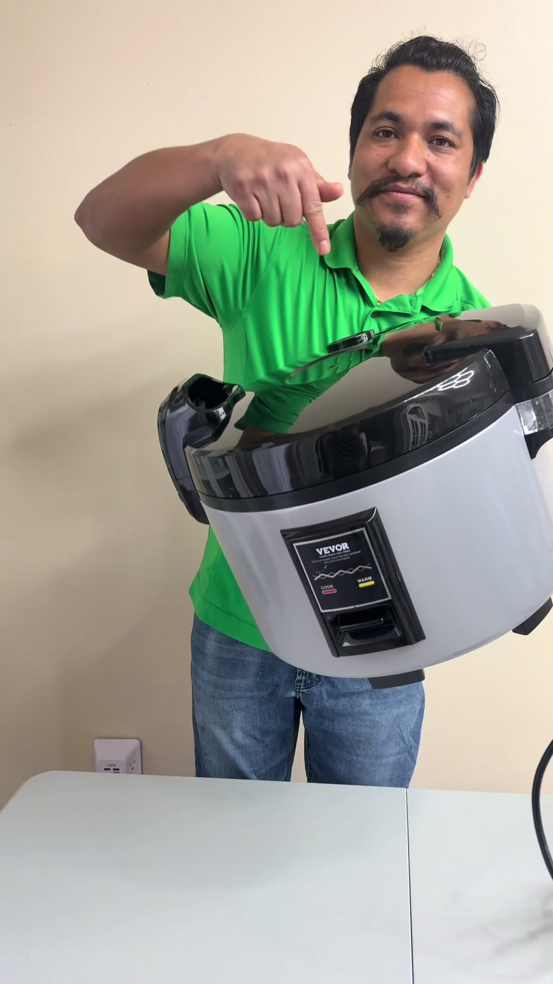 TikTok post by @rohanraymonrojan091521 for VEVOR. Caption reads: [...] Keep Warm, with Rice Cup and Paddle. @VEVOR....