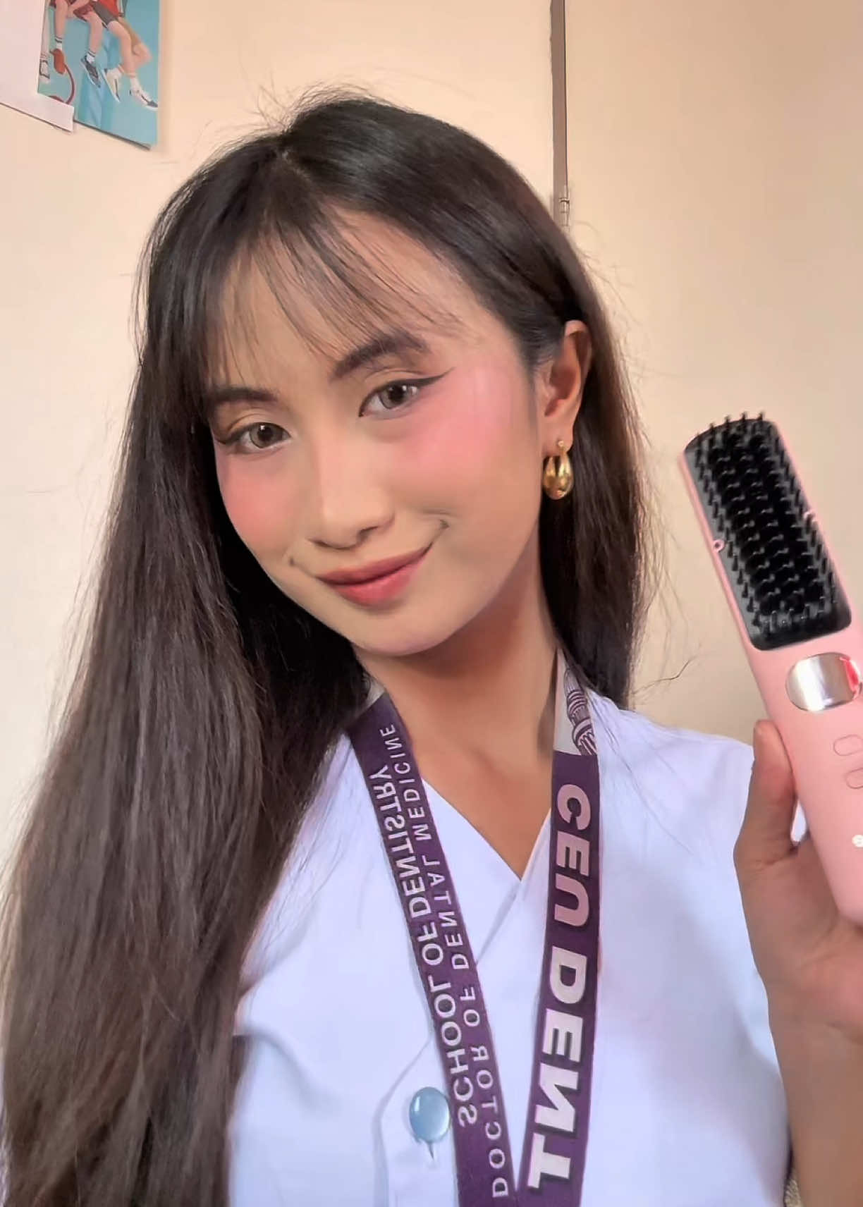 TikTok post by @mysolace_ak for Yoole. Caption reads: this product is a must have 😩🫶🏻 @YOOLE life....