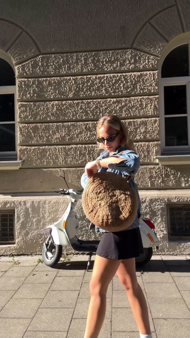 Instagram post by @alinasophieee for Rewe. Caption reads: Werbung // Das Kochen macht mir immer unheimlich....