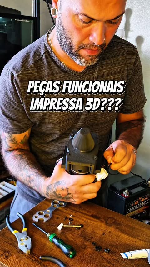 Instagram post by @techtronic3dbrasil for ELEGOO. Caption reads: [...] do Robô N50-VADER" com patrocínio da @elegoo....