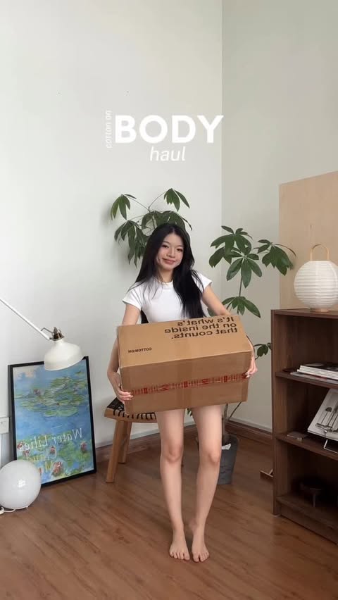 Instagram post by @wongweisyuen for Cotton On Body. Caption reads: [...] Cus i have new activewears from....