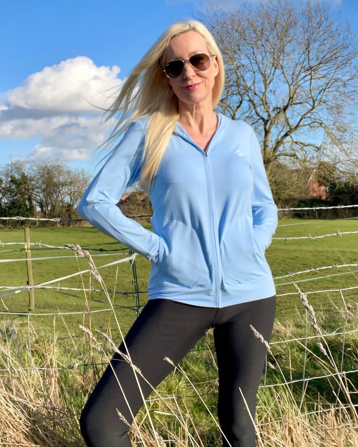 Instagram post by @tinalockstylist for Solbari. Caption reads: High on fresh air and sunshine ✨😎

Soaking up the....