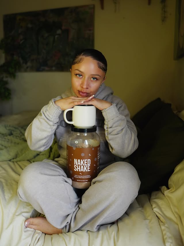 Instagram post by @italia.ceo for NAKED nutrition. Caption reads: [...] and chocolatey protein. 🤎☕️
This Naked....