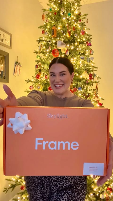 Instagram post by @lovezoepotter for Skylight Frame. Caption reads: [...] OFF the @myskylight 10 inch 🫶🏻

Skylight....