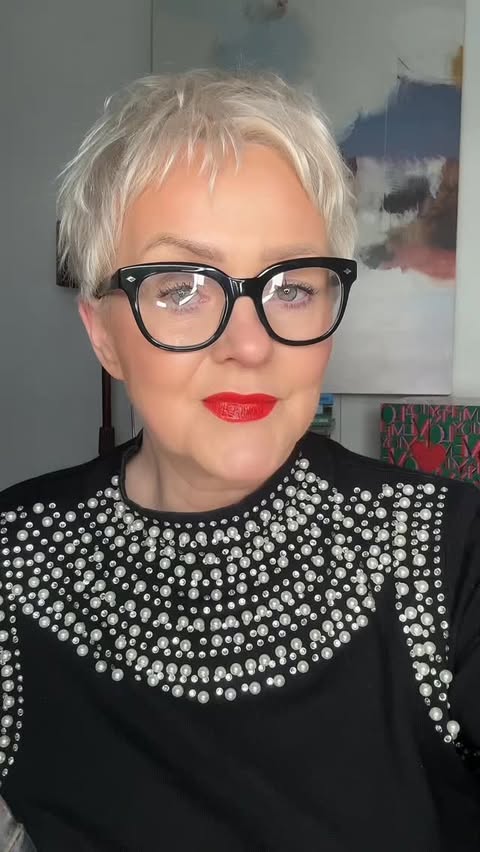 Instagram post by @everythingjoloves for Bellamianta. Caption reads: I know a red lip is suitable for anytime of year -....