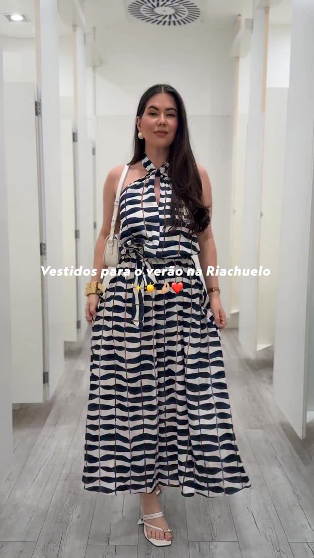 Instagram post by @rafasampaiio for Riachuelo. Caption reads: Vestidos para o verão na @riachuelo ☀️😎🤌🏼
🏷️....
