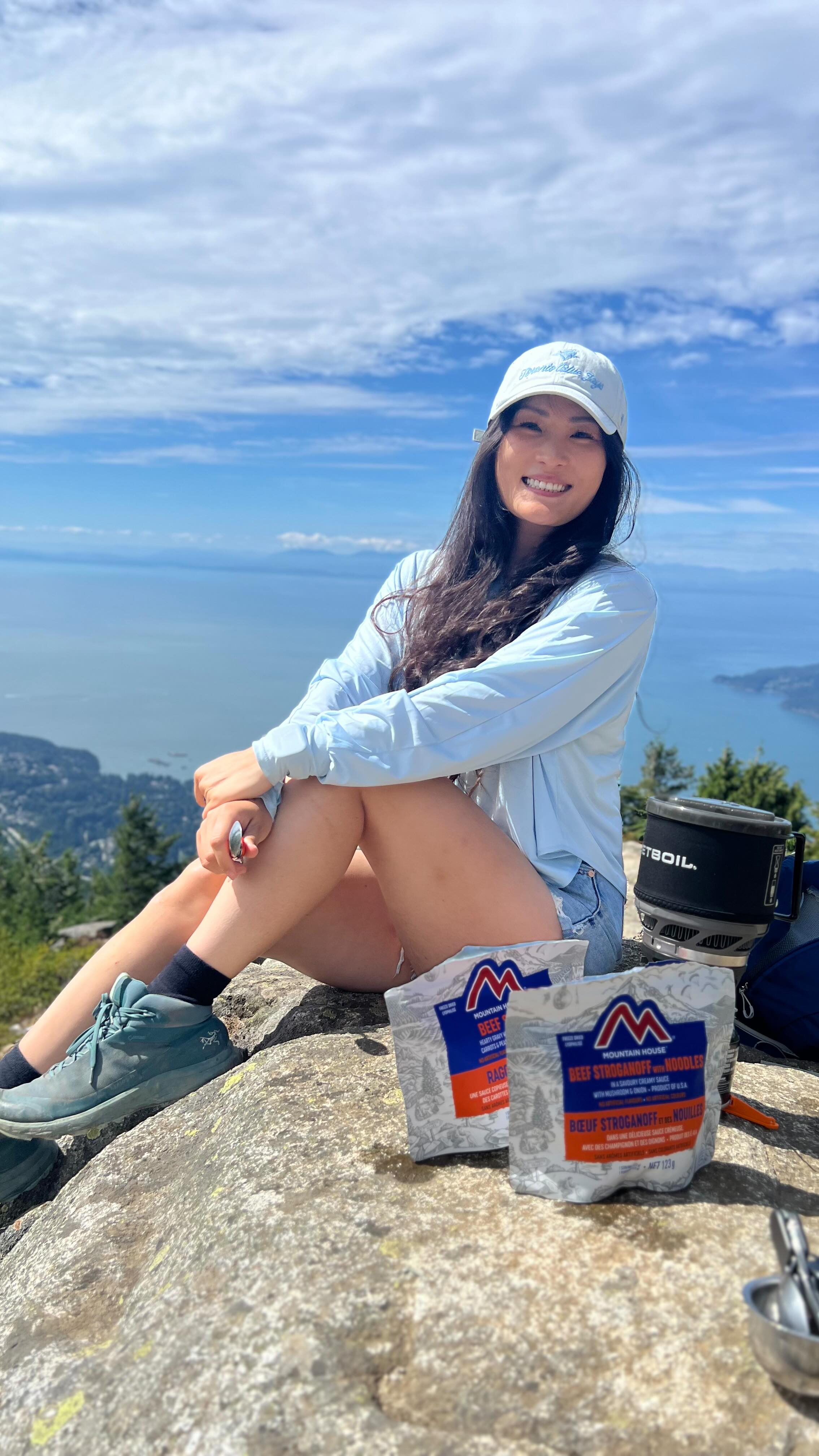 Instagram post by @niu.annie for Mountain House. Caption reads: Pack with me to go on a 7km hike! Felt extra fancy....