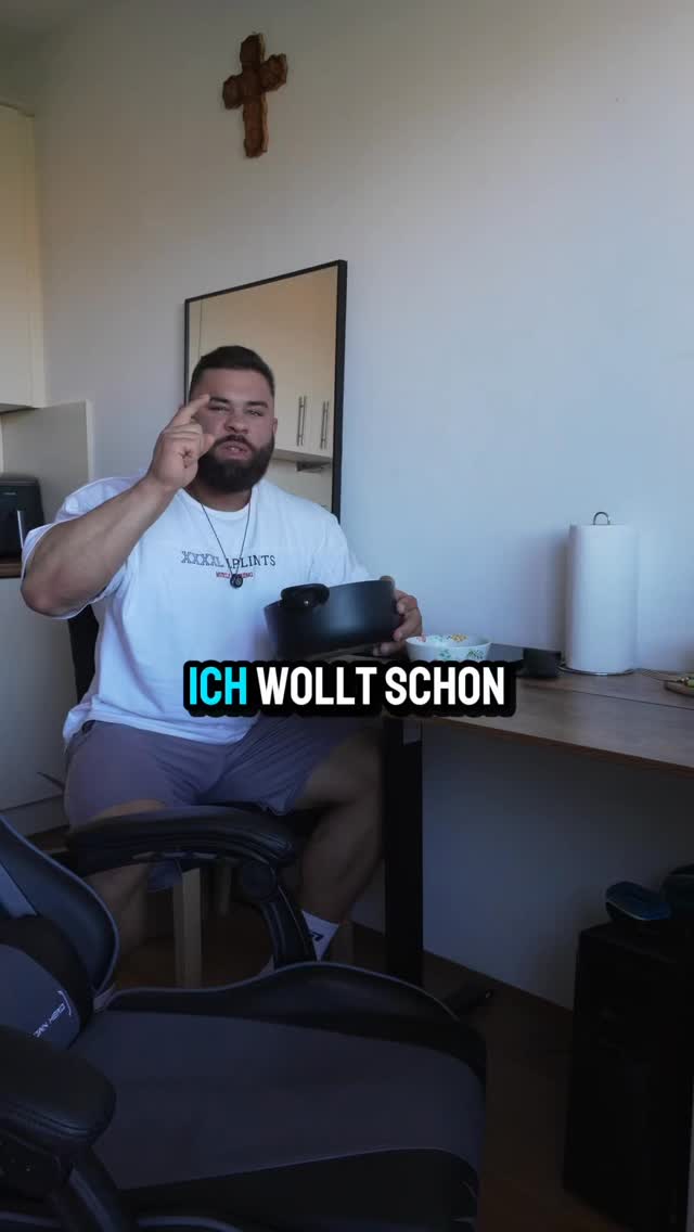 Instagram post by @jakob_klaus22 for ESN. Caption reads: Ein Tag in meinem Leben | Prep Woche 6 | Open....
