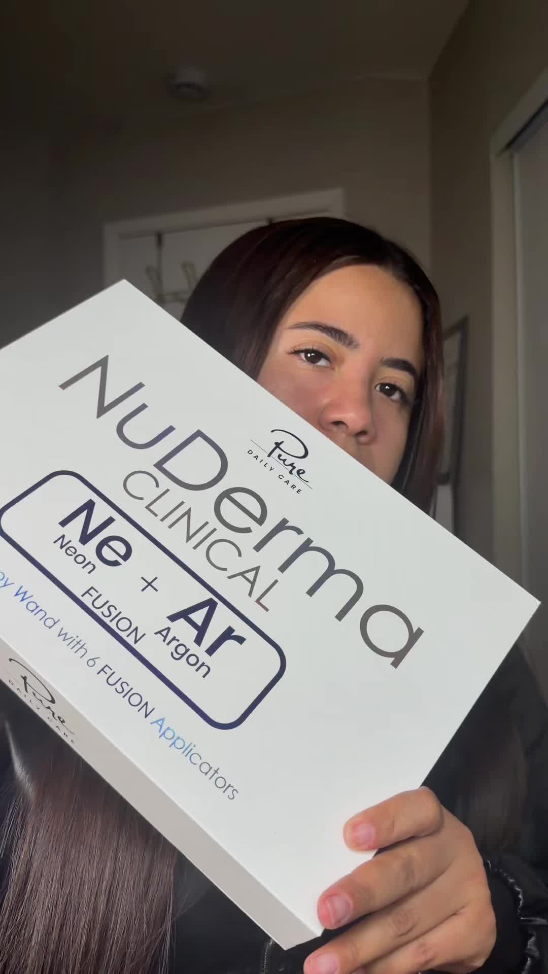 TikTok post by @liztole for Pure Daily Care. Caption reads: [...] #acne #tipsdebelleza @Pure Daily Care.
