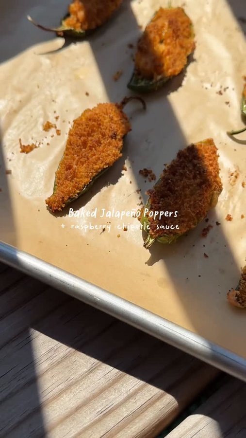 Instagram post by @fuelwithrae for Blues Hog. Caption reads: Bring on snack season with @blueshognation 🌶️....