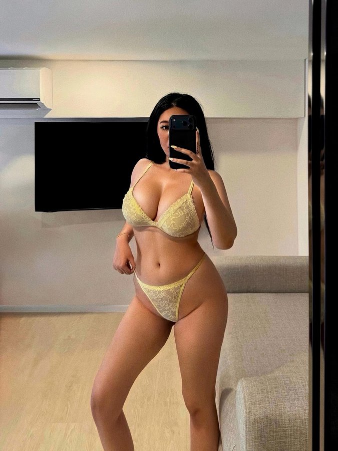 Instagram post by @annieareeyaa for Missguided. Caption reads: @missguided 💛.