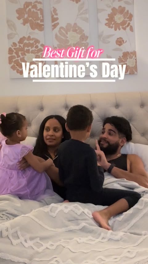 Instagram post by @iamaleidy for POCOCO. Caption reads: The POCOCO Galaxy Projector is the perfect choice....