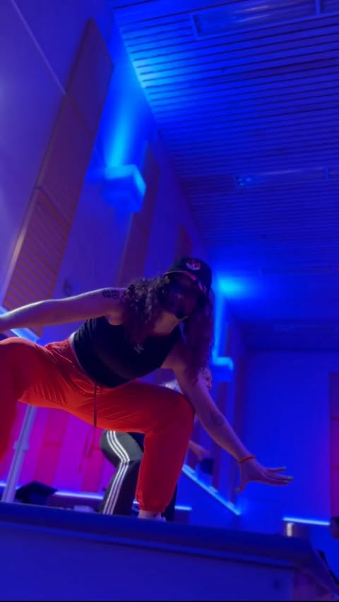 Instagram post by @claudiakupf for LES MILLS. Caption reads: [...] #instructor #lesmills #bodycombat #bodyjam....