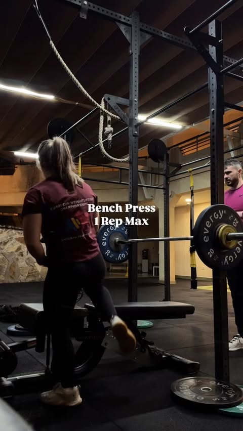 Instagram post by @rmon42 for Optimum Nutrition. Caption reads: [...] next few days training 🤌🏽☀️....