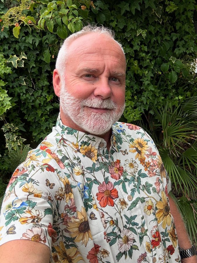Instagram post by @richardgodfrayhoare for Yiume. Caption reads: My new Yiume® Floral Reverie shirt 👕 Get 10% OFF....