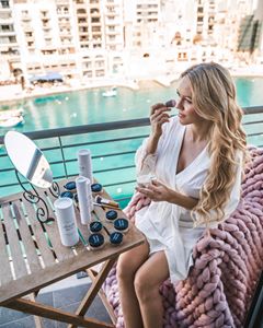Instagram post by @pilotmadeleine for Annabelle Minerals. Caption reads: [...] the natural makeup products of....