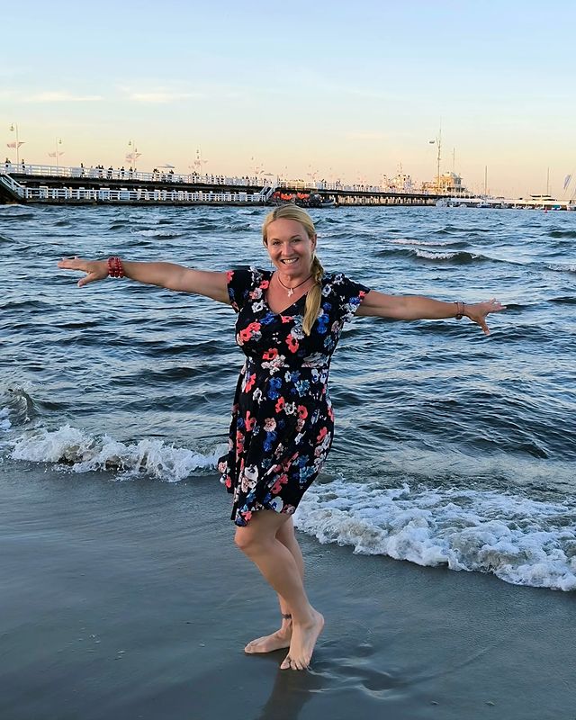 Instagram post by @agatakvonm for Dorothy Perkins. Caption reads: 249/366 (4) 1or2or3 Plaża i molo w Sopocie Strand....