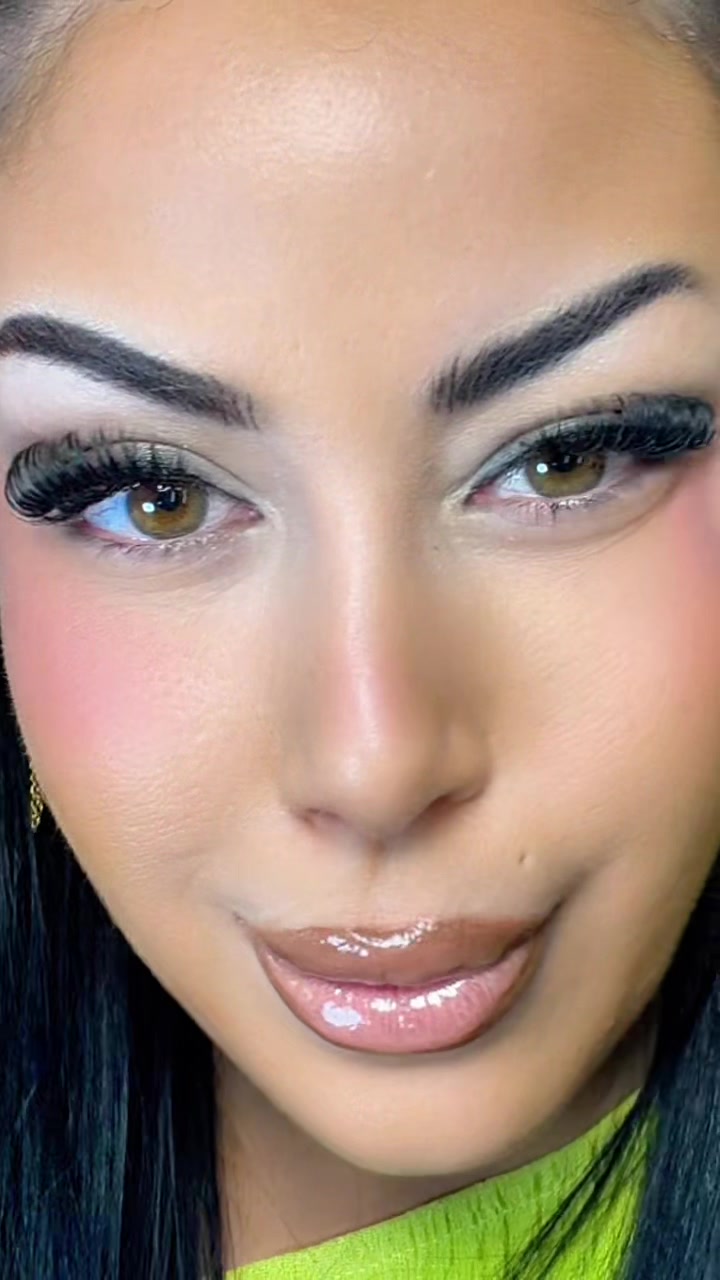 TikTok post by @sabrinahck for Magnifaïk. Caption reads: @Magnifaïk Beauty réf Cancan #blush #makeup #pink.