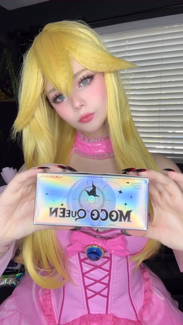 Instagram post by @kokoa_dessu for MocoQueen. Caption reads: @moco_queen glasses for Halloween, you can use my....