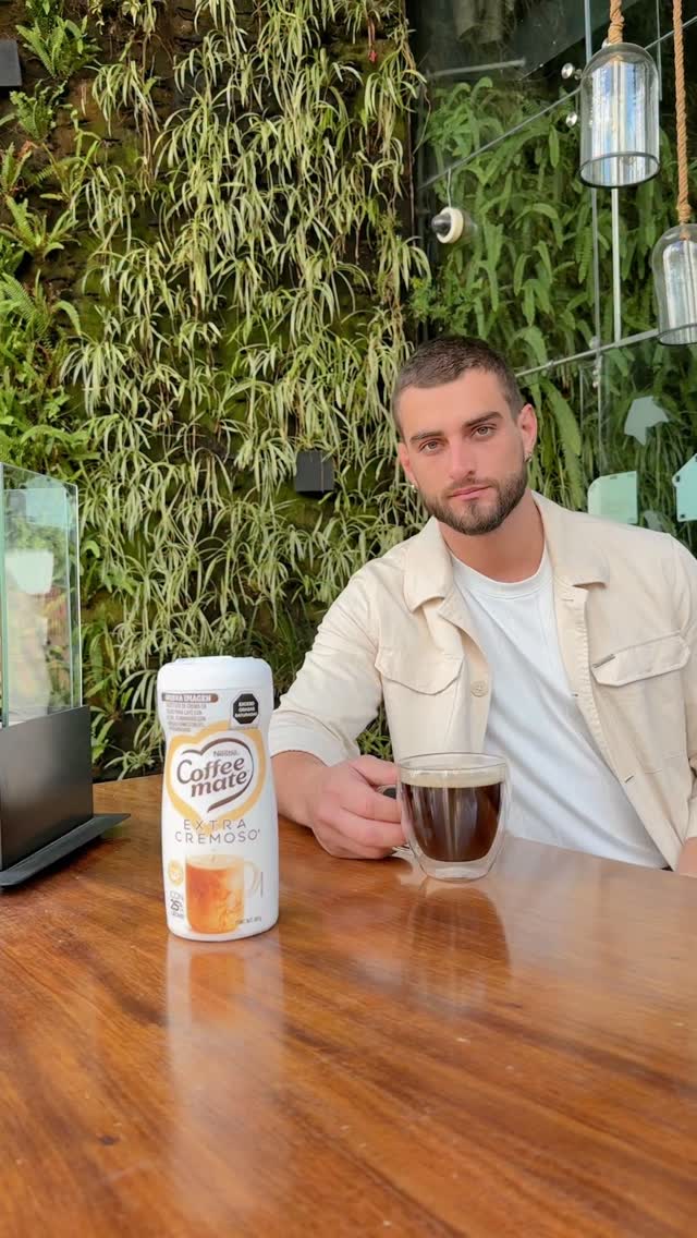 Instagram post by @aguugerez for Coffee mate. Caption reads: Mi Nescafé siempre va acompañado de Coffee Mate....