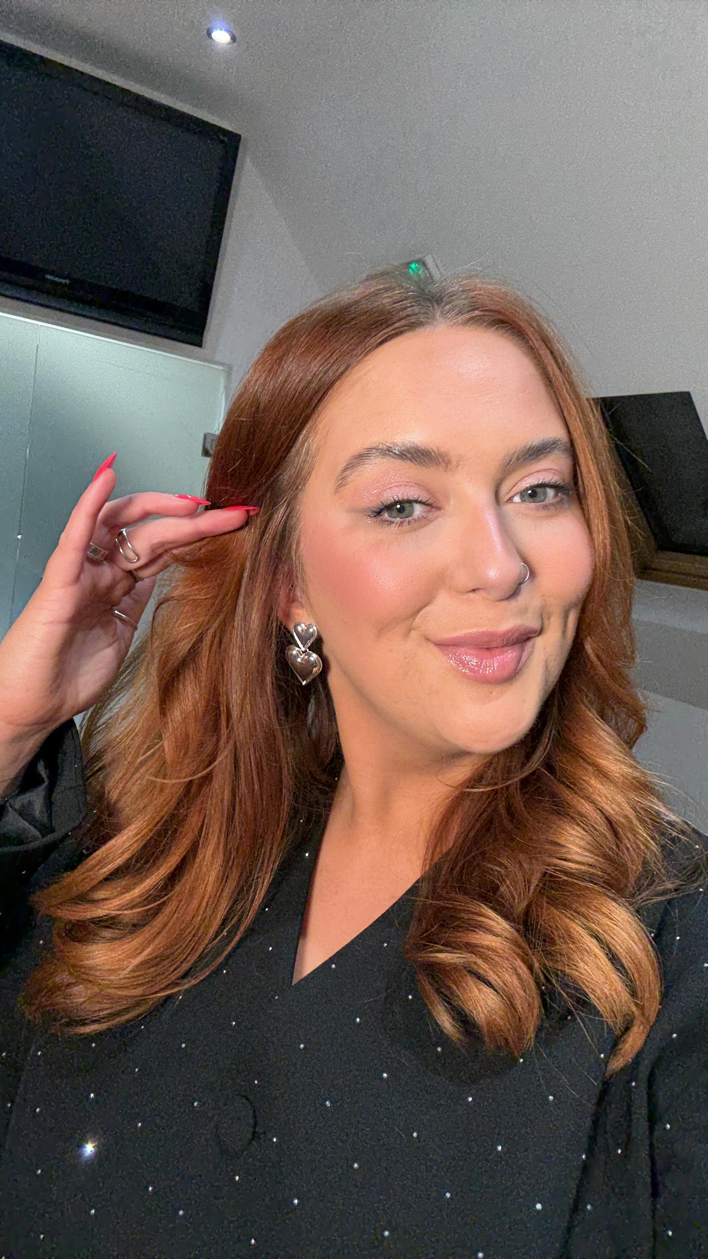 Instagram post by @jesselleking for Deichmann. Caption reads: [...] @wickedmovie For Good 💚🩷 (pr invite....