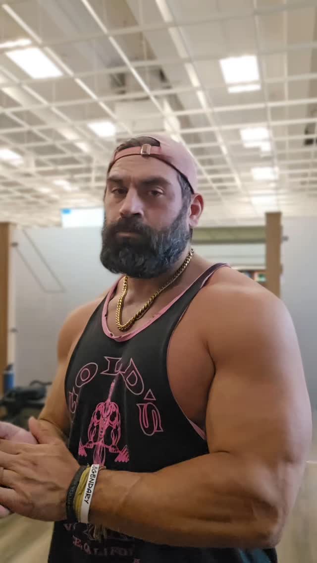 Instagram post by @brettazar for Elite Athletic Gear. Caption reads: [...] These motivational wristbands from....