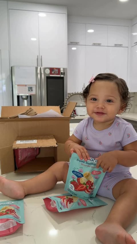 Instagram post by @glamgirlny for Amara Organic Foods. Caption reads: We love PR packages over here! @amaraorganicfoods....