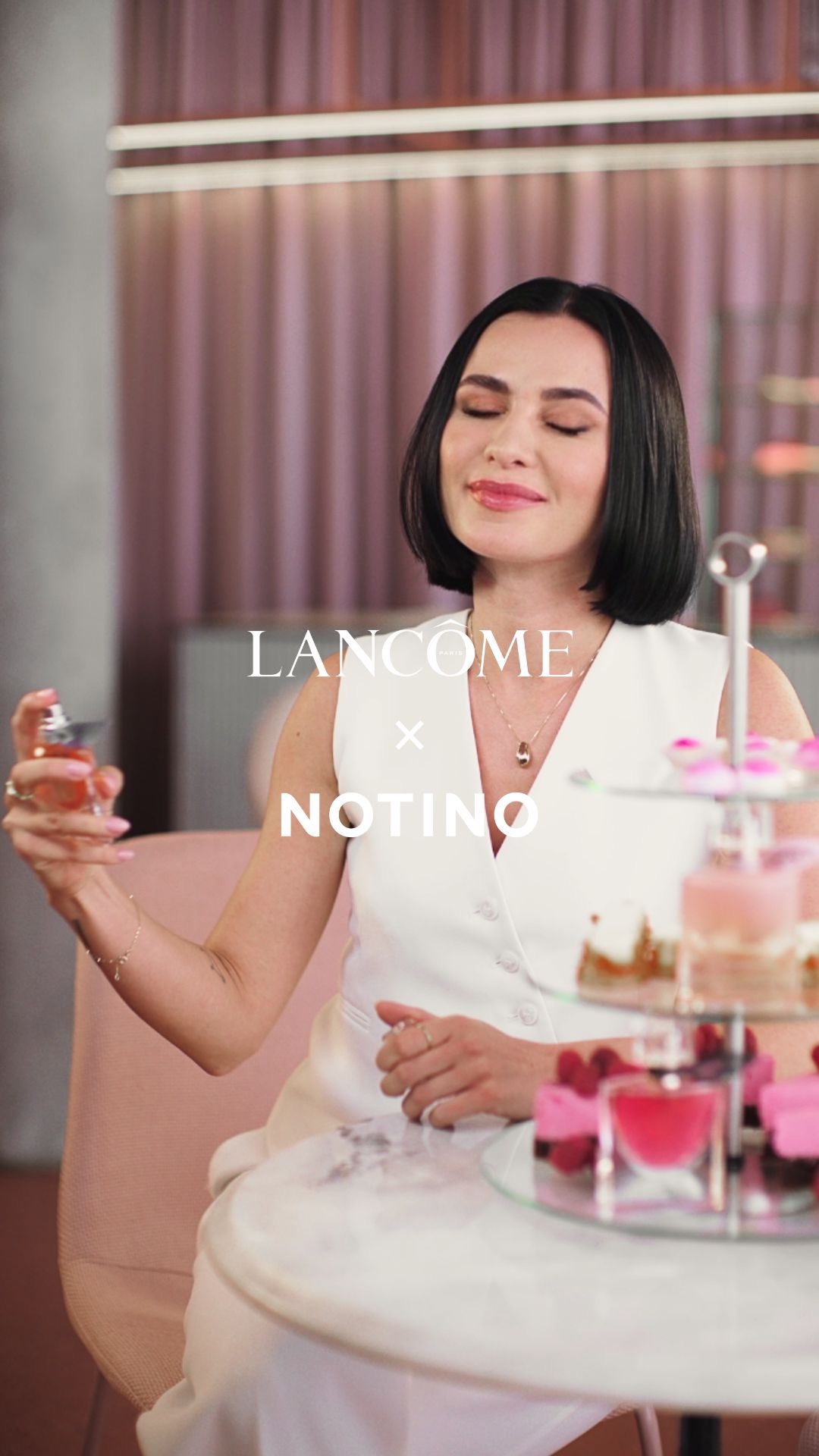 Instagram post by @lucypug for Notino Slovakia. Caption reads: Na moju poličku La Vie Est Belle parfémov od....