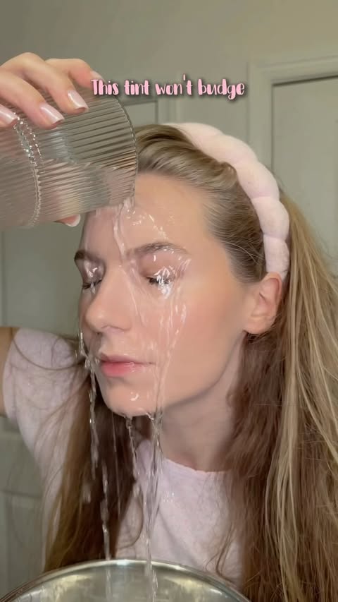 Instagram post by @marasoniiaa for Mixsoon. Caption reads: [...] my bio✨ Testing out the sweat-resistant....