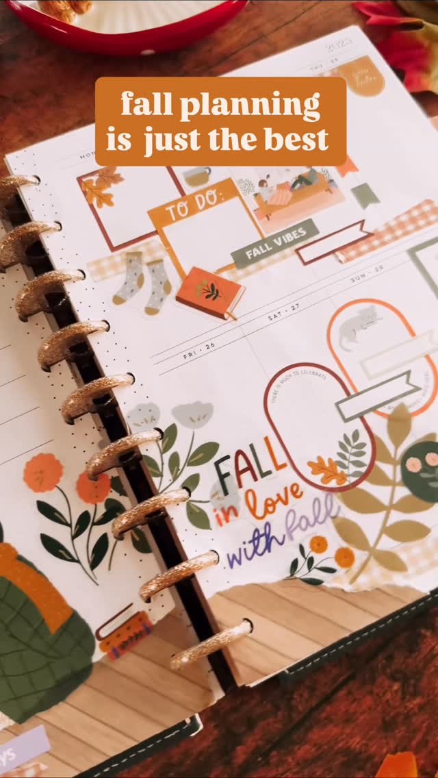 Instagram post by @ilianne.on.paper for The Happy Planner. Caption reads: [...] heaven 😍 @the_happy_planner....