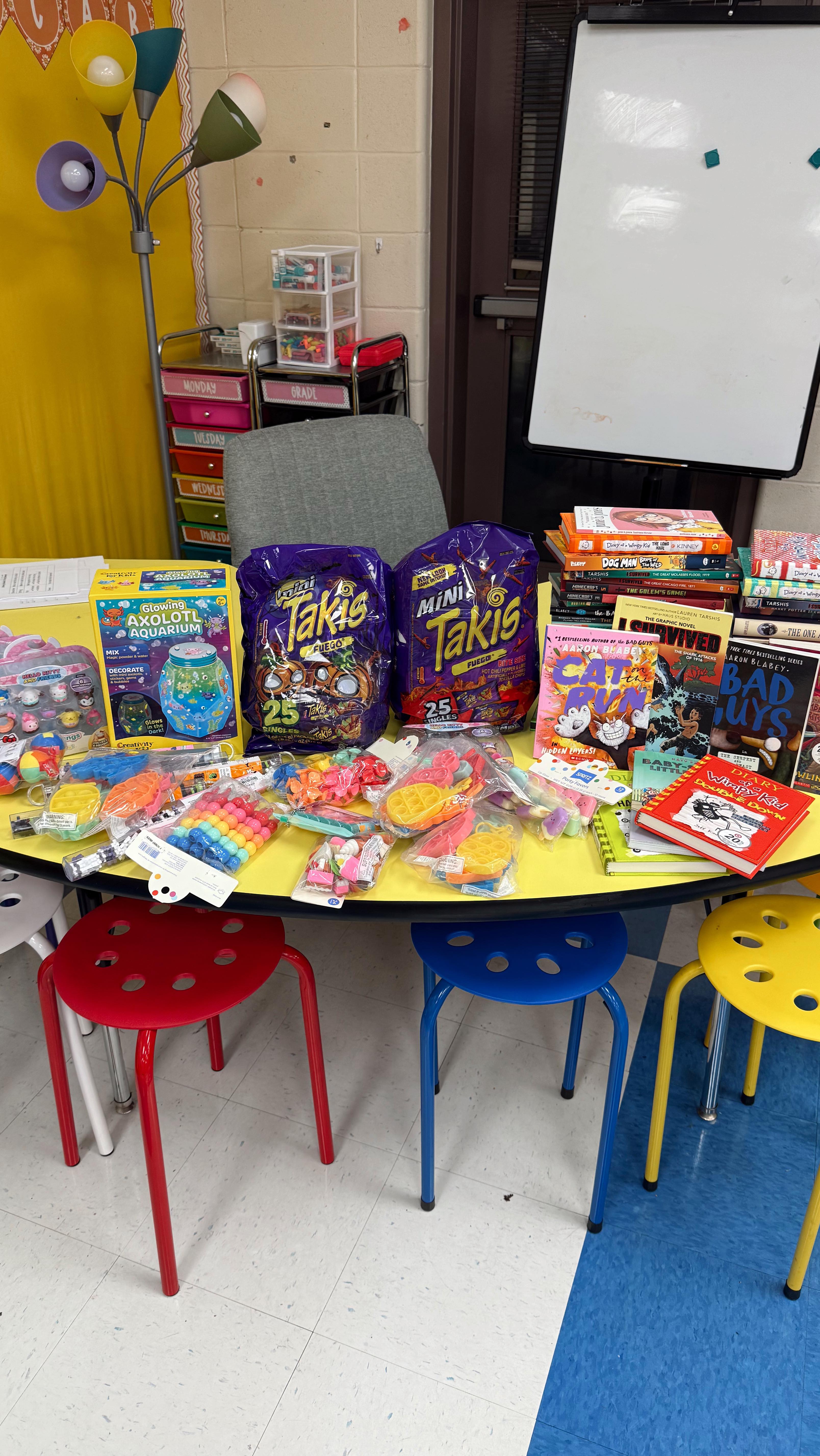 Instagram post by @katielynnteaches for Cozy Earth. Caption reads: Suprising my students with a special gift from....