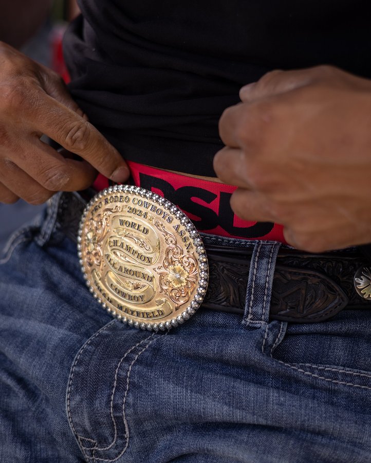 Instagram post by @themoneymayfield for PSD Underwear. Caption reads: [...] in the dirt. Worn under pressure.....