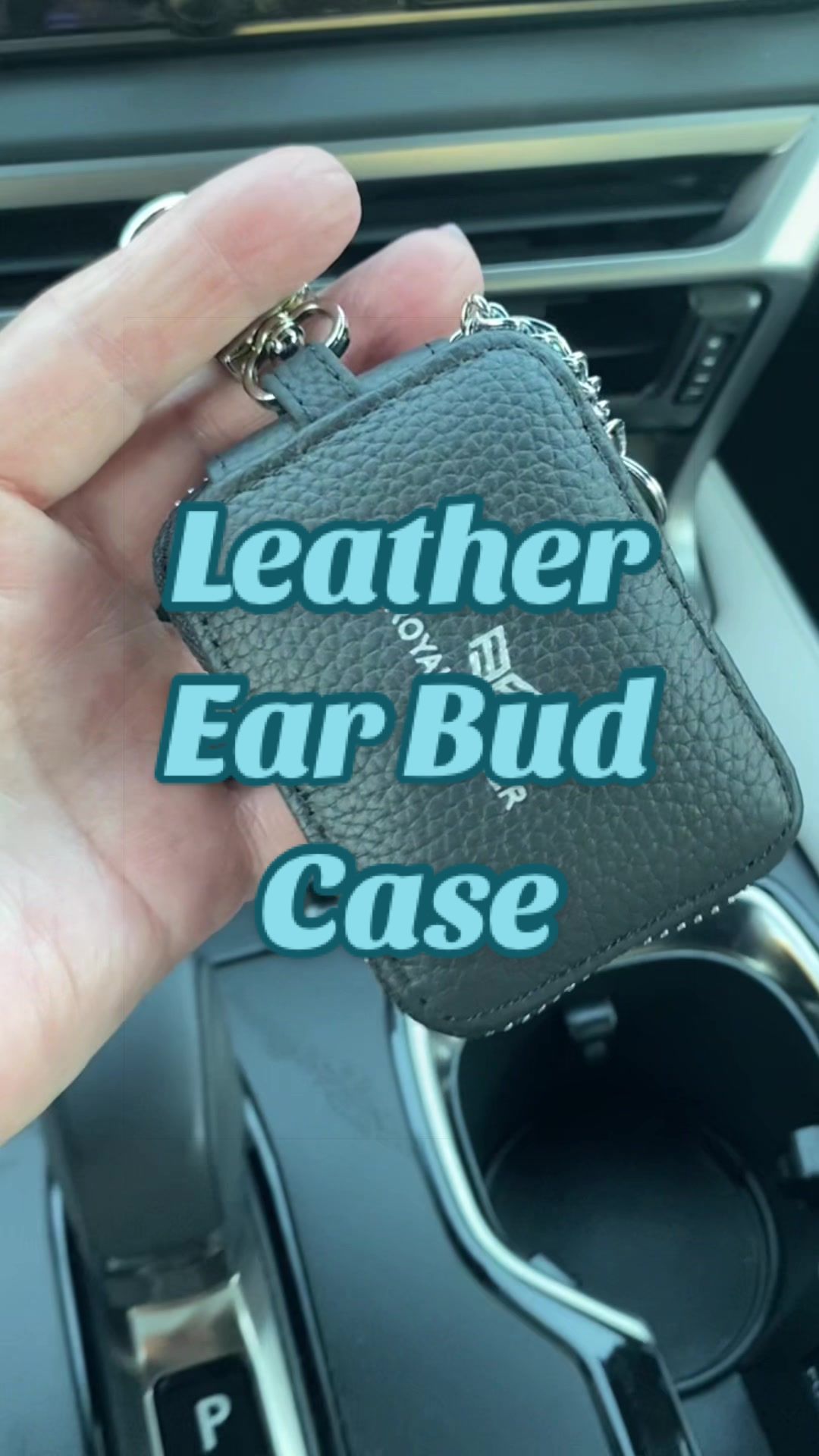 TikTok post by @mama5.finds for Royal Bagger. Caption reads: [...] #EarbudPouch #EarbudHolder #Earbuds @ROYAL....