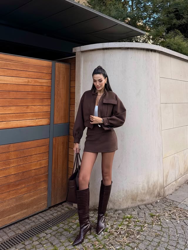 Instagram post by @ozgeislife for Mai Collection. Caption reads: 🤎✨ #reklam #fashion #style.