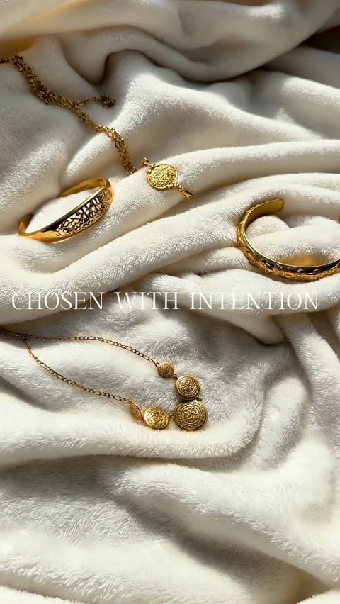Instagram post by @noorzlifestyle for Nominal. Caption reads: [...] jewelry pieces I personally chose from....