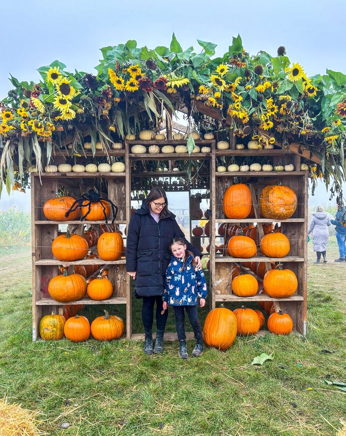 Instagram post by @arya_dianes_world for Lindex. Caption reads: We had the best weekend. Our plans got a bit....