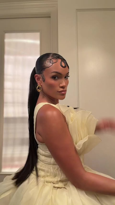 Instagram post by @allyiahsfacescloset for CÉCRED. Caption reads: A SLICK BACK LIKE YOUVE NEVER SEEEEEEEN. #cecred....